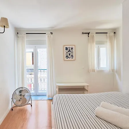 Meet | Your In | Centre Apartment *