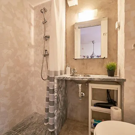 Meet | Your In | Centre